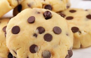 Read more about the article Keto Chocolate Chip Cookies